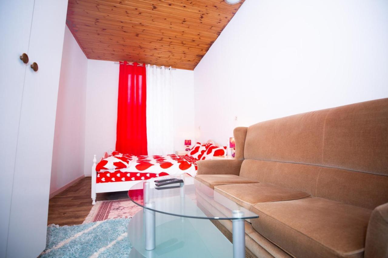 Agreable Chambre Sur Liege Avc Parking Et Wifi Gratuit Liège Exterior foto