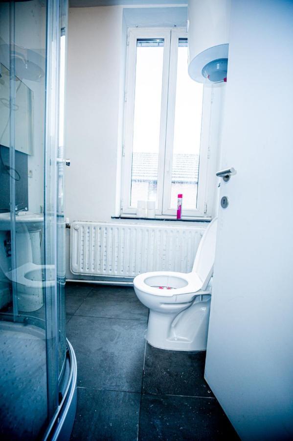 Agreable Chambre Sur Liege Avc Parking Et Wifi Gratuit Liège Exterior foto